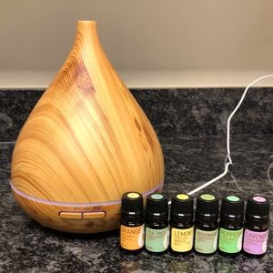 Aroma diffuser with set of SIX Rocky Mountain Essential Oils